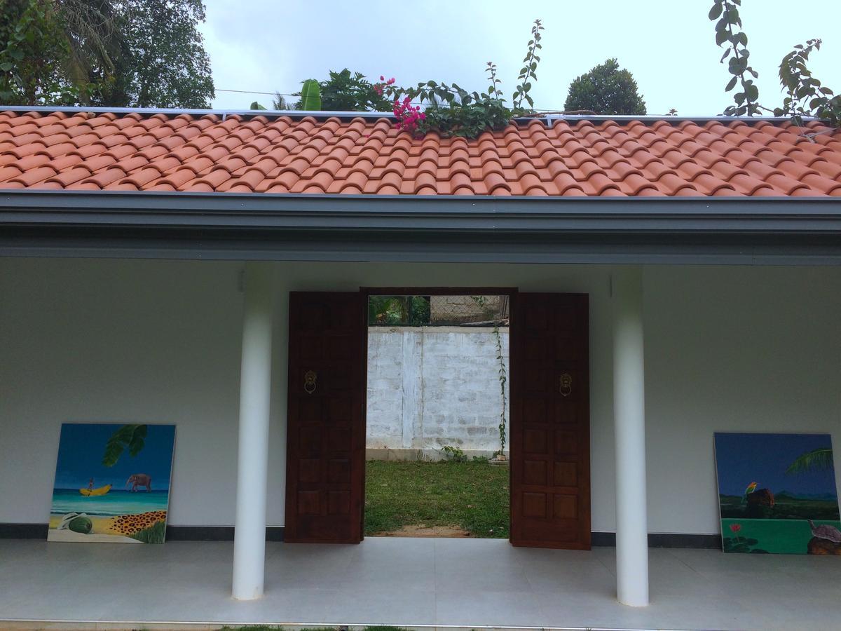 Anuhas Airport Villas Katunayake Exterior photo