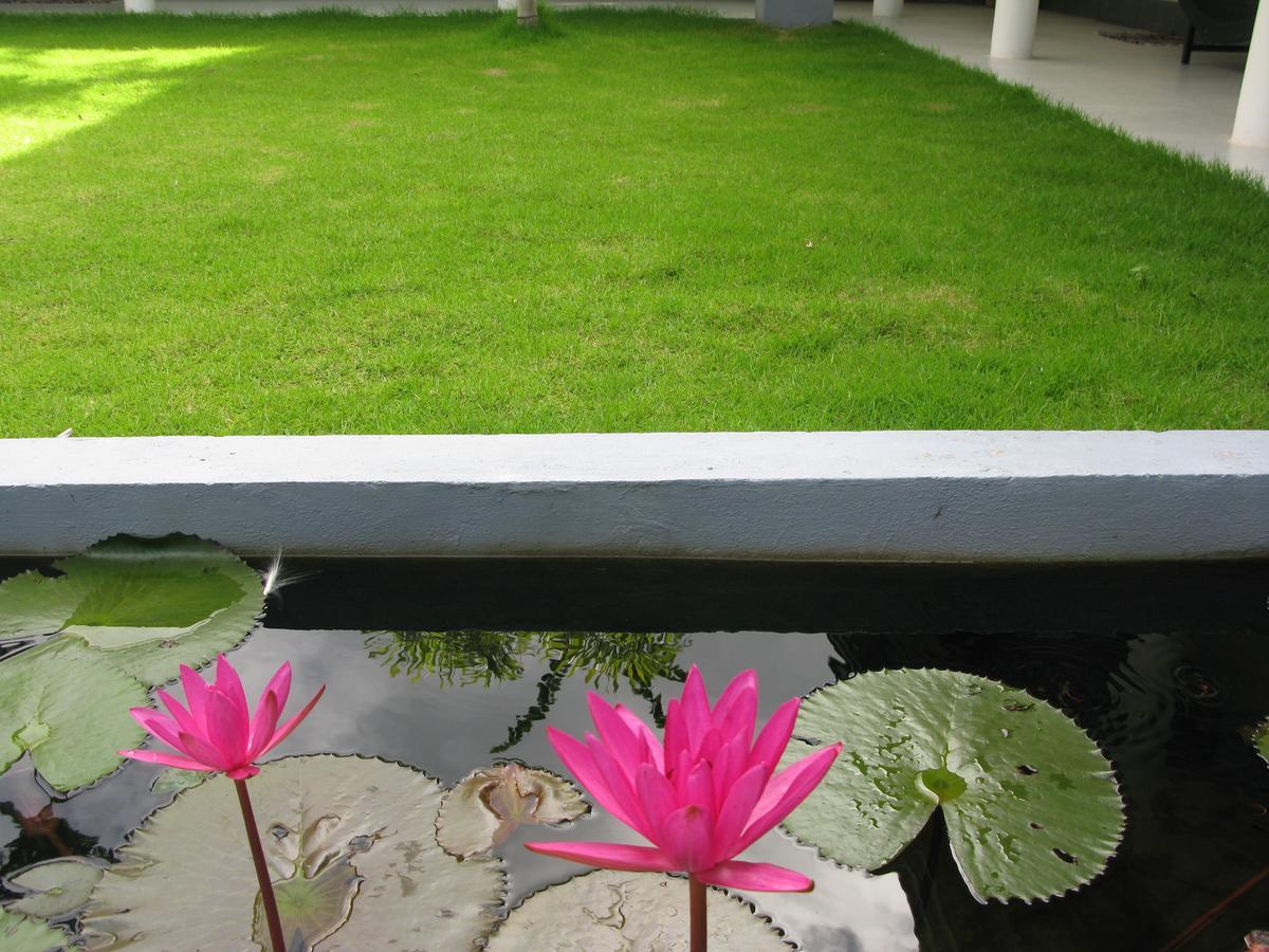Anuhas Airport Villas Katunayake Exterior photo