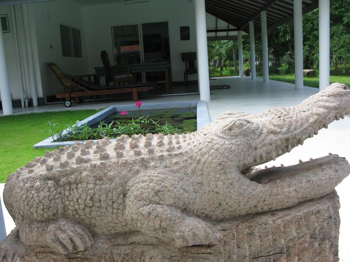 Anuhas Airport Villas Katunayake Exterior photo