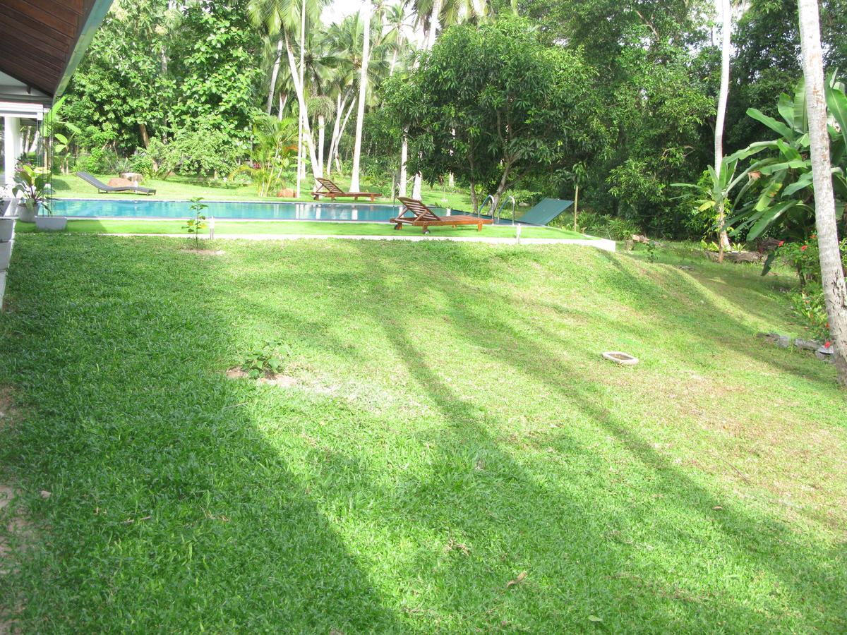 Anuhas Airport Villas Katunayake Exterior photo